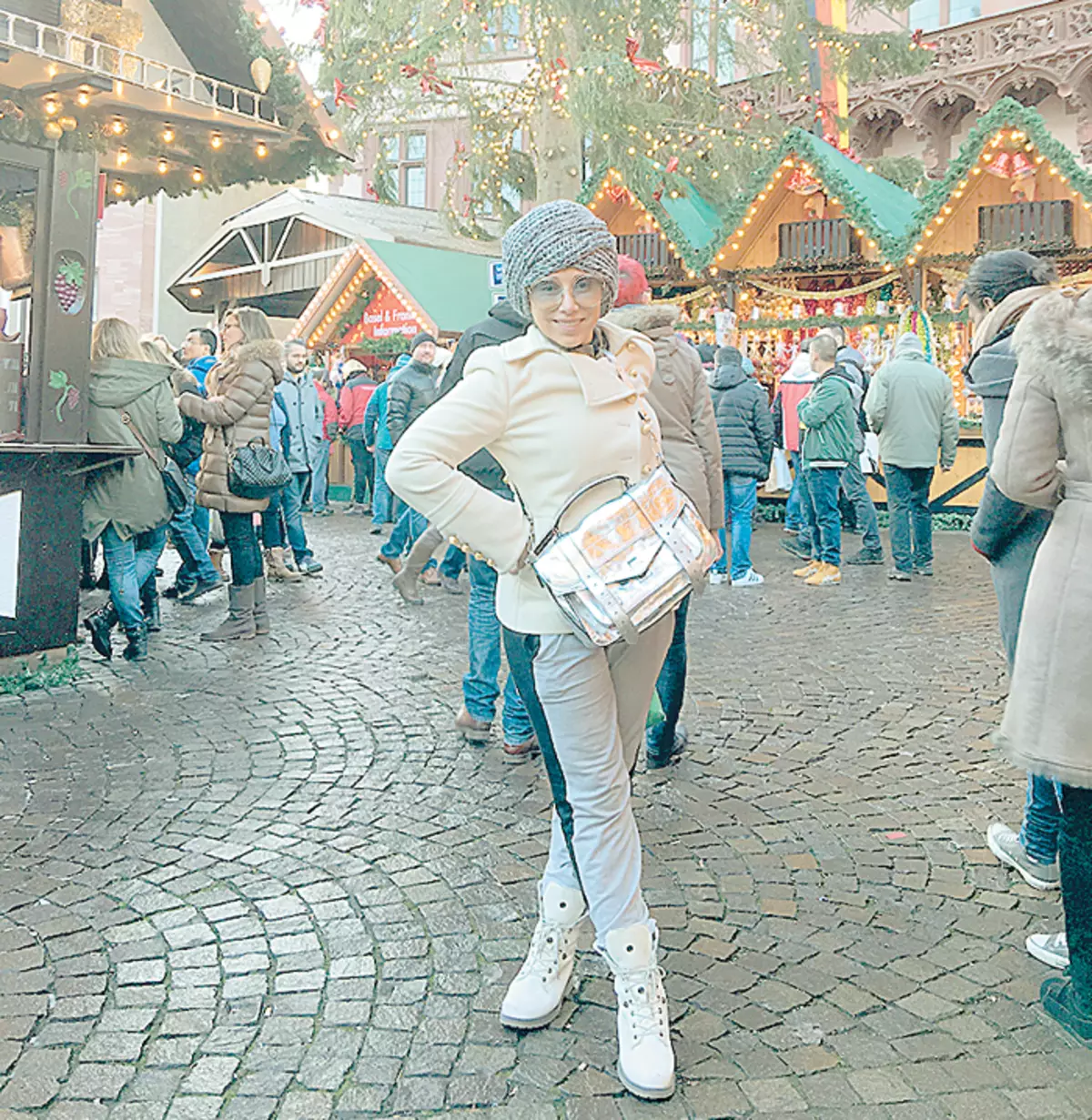 Elena ama moito os bazares europeos de Nadal e, se é posible, intente visitalos en diferentes viaxes