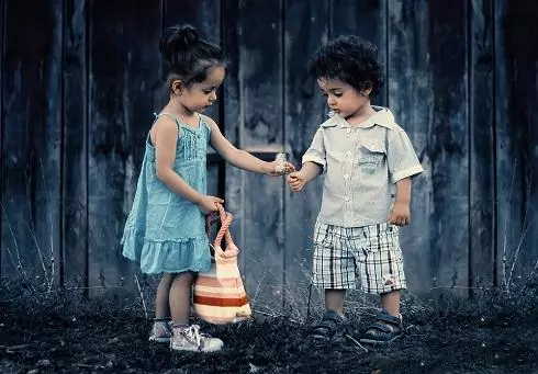 Zarok bixwe dikare hevalên xwe hilbijêrin