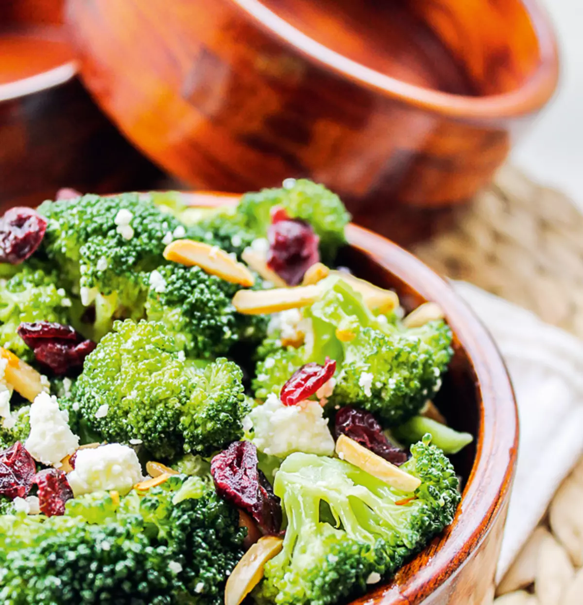 D'Inklusioun an der Diät vun der Broccoli, Zaloten mat Olivenueleg a gedréchent Fruucht ënnerstëtzen d'Aarbecht vun der Liewer, an déi Räich mat Probiotiker