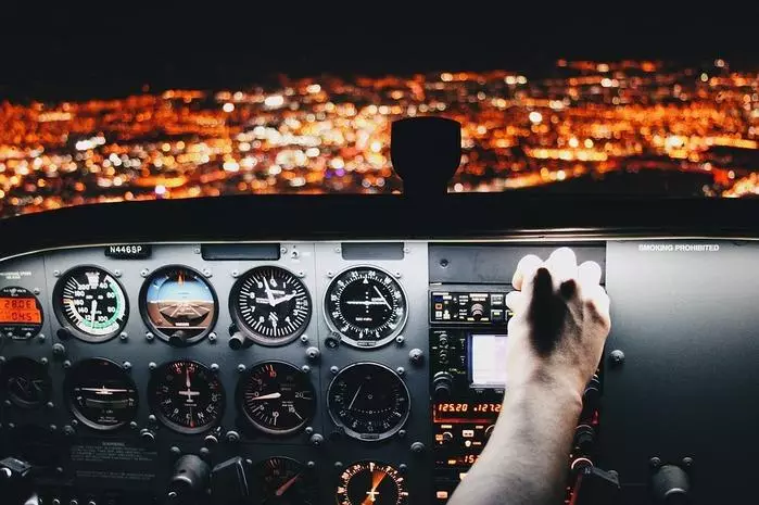 الهبوط الناجح يعتمد بالكامل وبشكل كامل من التدريب المهني للطيارين