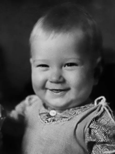 Lapsena oli meie kangelane laps naeratus ja tundus eluga rahul. Foto: Personal Arhiiv Mihhail Sidewood.