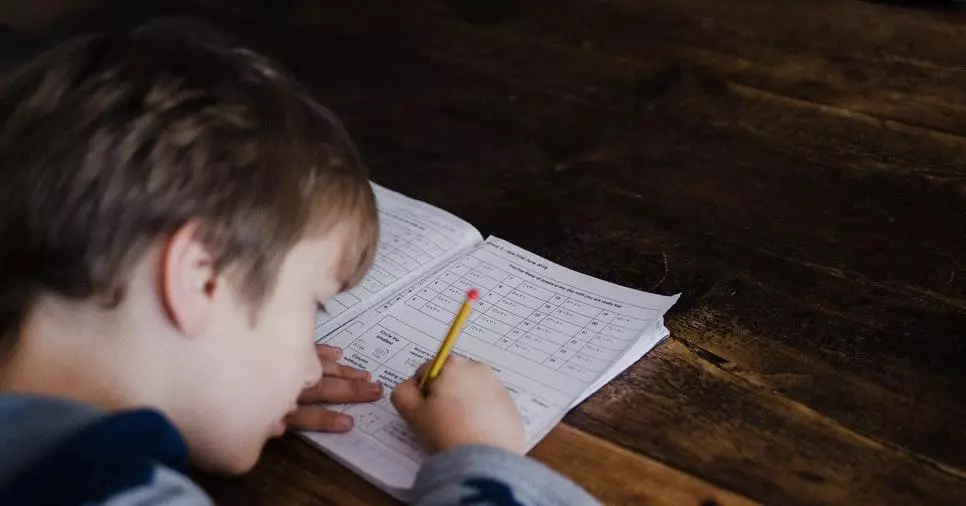 "Jaz sem z vami": fraze, ki skrbijo za otroka