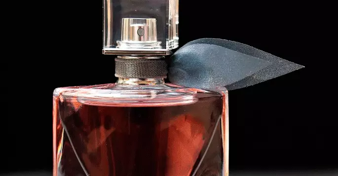 Métodos para aplicar perfumes que poucas persoas saben