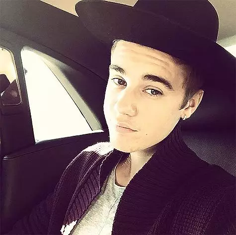 Justin Bieberrek berandu iritsi zen zaleekin bilera bat egiteko, aurretik janari azkarra jatetxera deitzea erabaki nuen. Argazkia: Instagram.com/justinBeber.