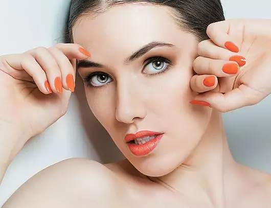 Manual completamente: novos produtos para a perfecta manicura