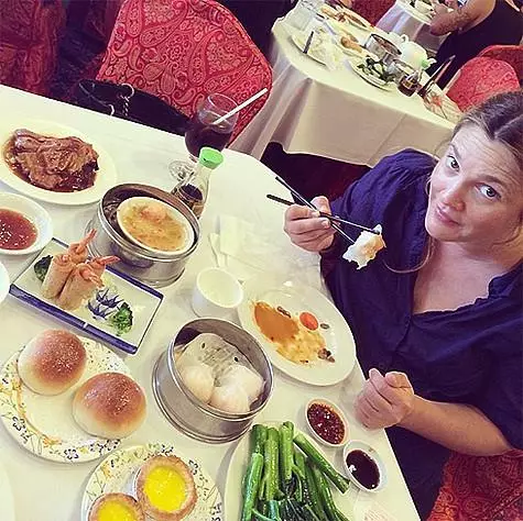 Tynnodd Drew Barrymore yn ystod yr ail feichiogrwydd ei swyno gan Dimmami. Llun: Instagram.com/drewbarrymore.