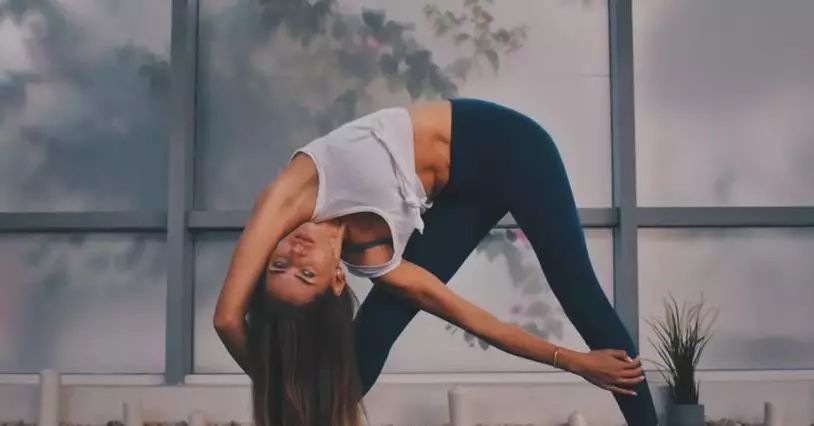 Yoga Hour: Lakukan latihan di tempat kerja