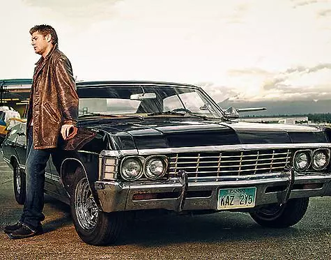 Heroes of the Series "Supernatural" i ramen och för scenerna