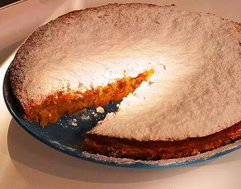 Pie mat orange an d'Mandel. An.
