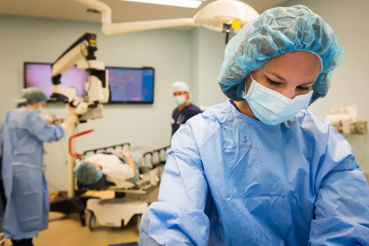 Suspensión quirúrgica: la más eficiente, pero también el método más traumático.