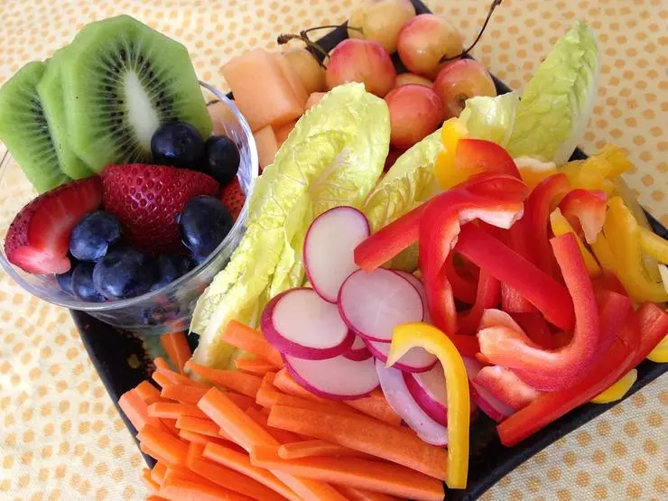 Eet rauwe groenten en fruit