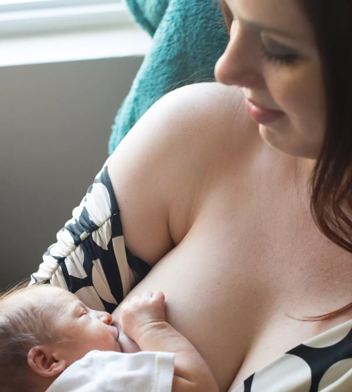 O proceso de lactancia materna con implantes non é moi diferente da lactancia materna sen eles