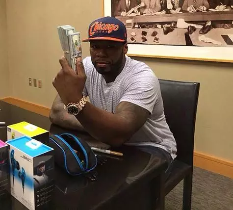 Rapper 50cent چاقچاقنى «تاۋكو قوڭغۇراق» نى قەدىرلىمىدى. سۈرەت: twitter.com/@50.