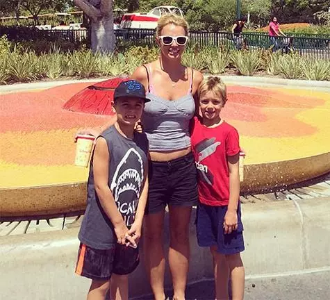 Britney Spears sa sinovima. Foto: instagram.com/britneyspears.