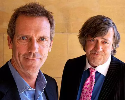 Hugh Laurie dhe Stephen Fry mik më shumë se një e katërta e një shekulli. .