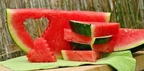 Cukrové vodné melóny znieť pedo