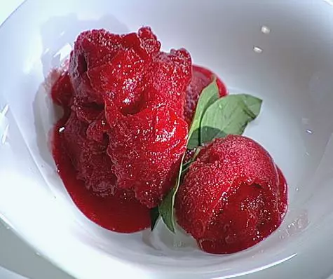 Sorbet avec des fraises. .