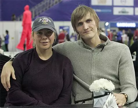 Andrei Kirilenko와 그의 아내 Maria Shovel. 사진 : Natalia Governorovova.
