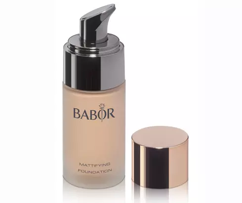 Good tone. Babor Collagen Deluxe Foundation.