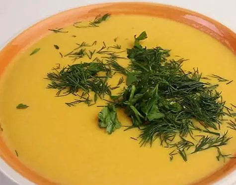 गाजर सूप सूप। ।