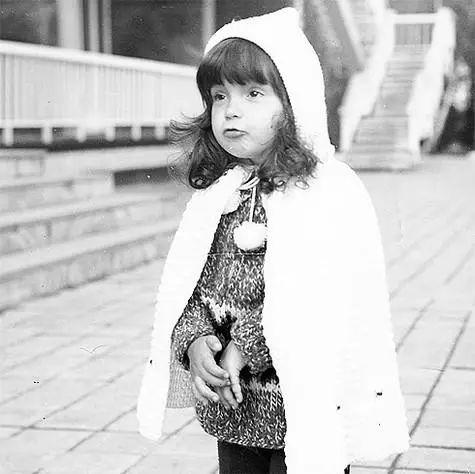 Olga Orlova în copilărie. Foto: Instagram.com.