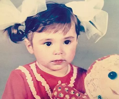 Sati Kazanova în copilărie. Foto: Instagram.com.