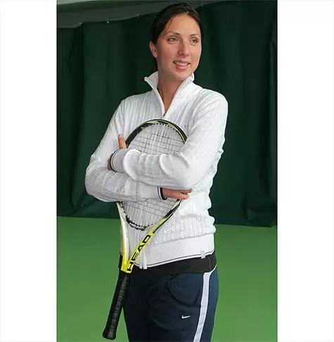 Urheilu ei lähtenyt Anastasia Myshinasta. Nyt hän on työskennellyt Venäjän kansallisessa tiimissä Federation Cupin tennistä. Kuva: Natalia GovernoRovova.