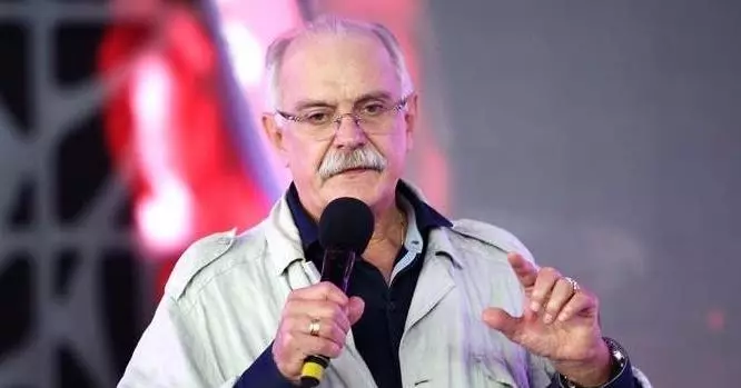 Siaradodd Mikhalkov am incwm Bortich a Derevoy