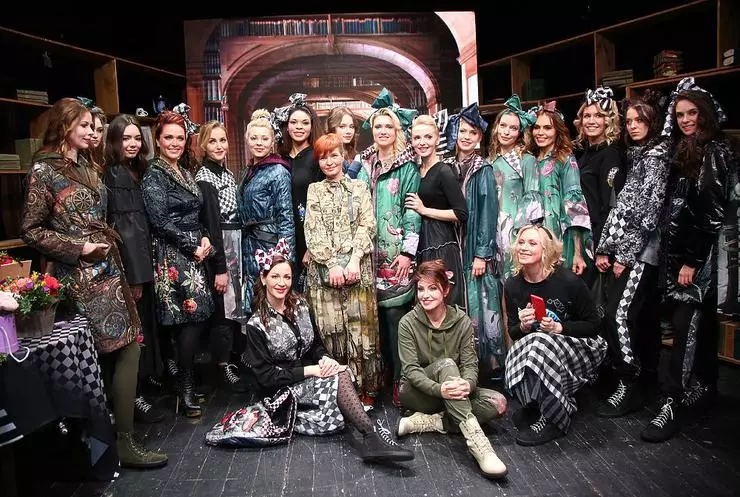Deltakere i showet med designer Natalia Shugreyi