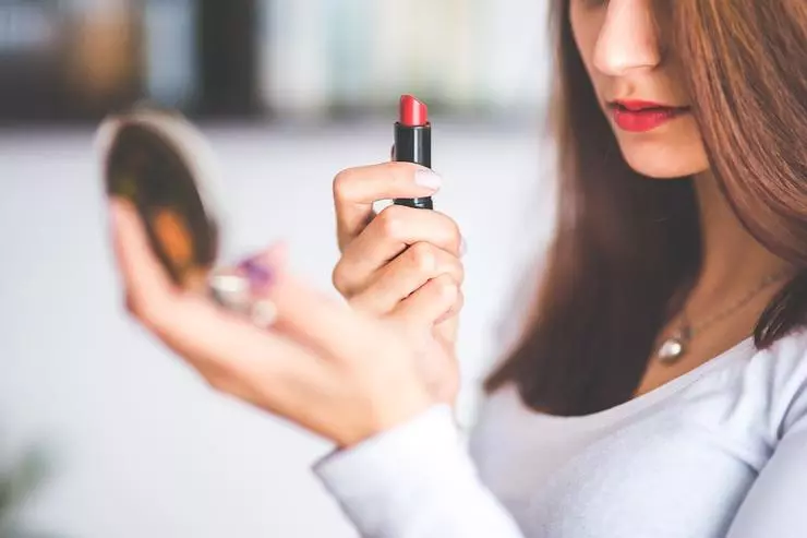 Harmony ardaithe: na lipsticks is fearr agus balms