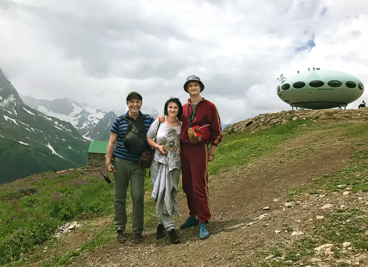 Dengan isterinya, Elena dan Anak Gleb bercuti
