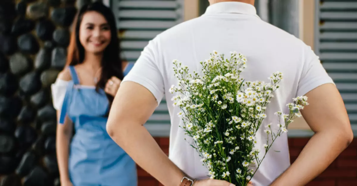 "Pense em romântico": Horóscopo de amor para abril