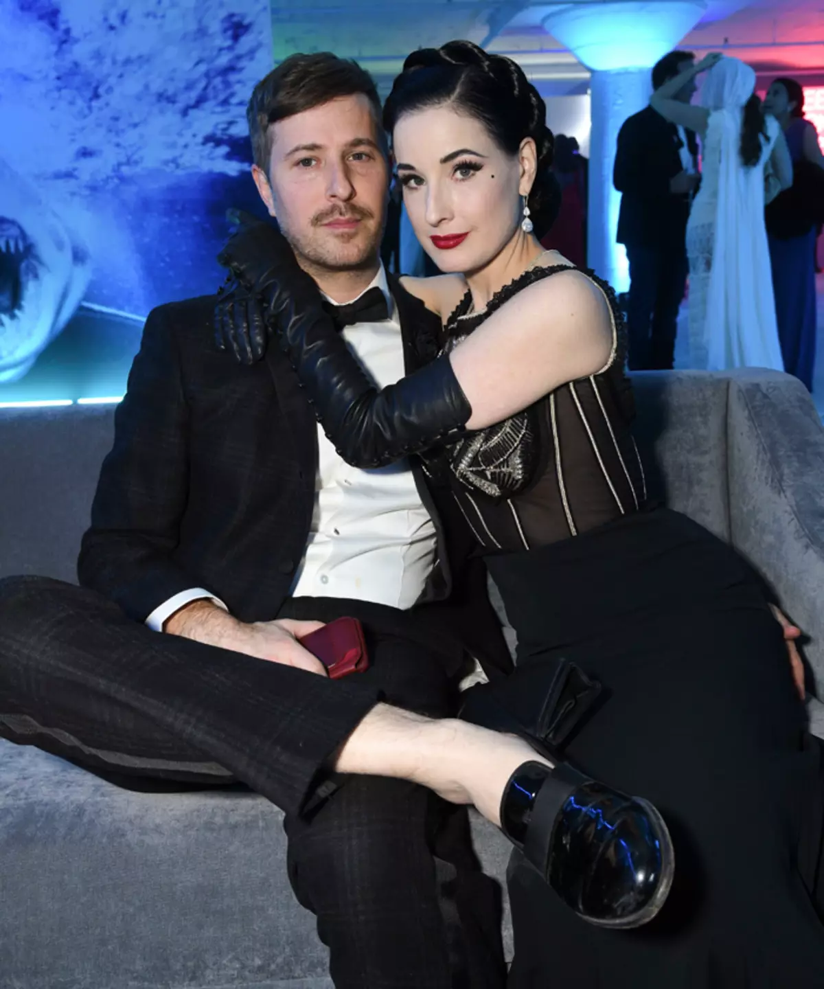 Dita Background Tiz und Adam Retsevich