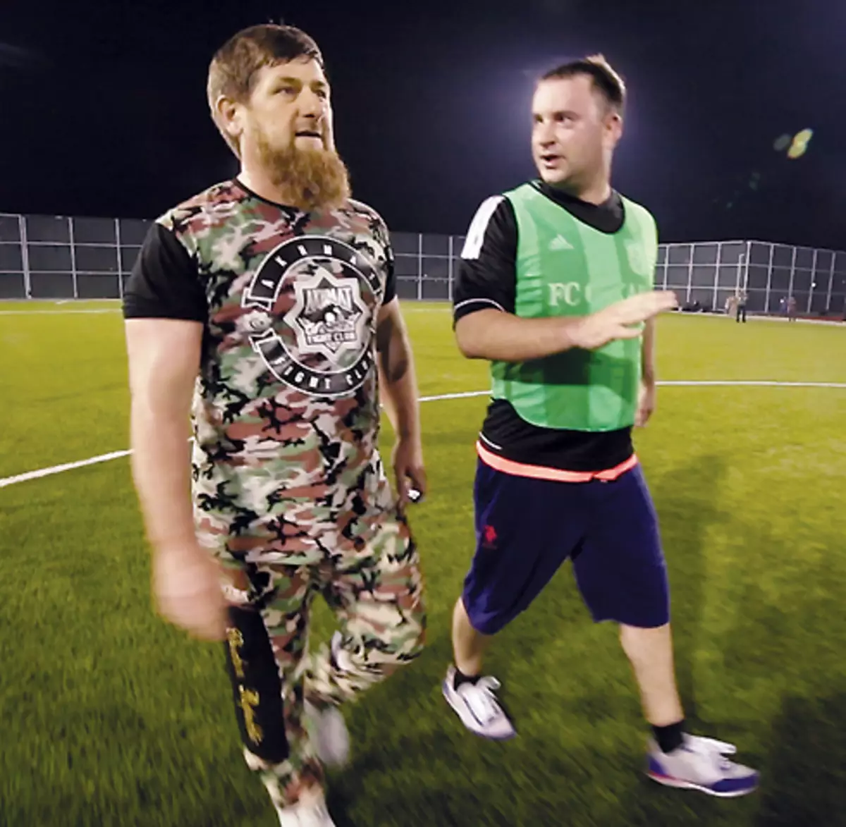 Semasa program ini, watak utama yang Ramzan Kadyrov menjadi watak utama, Leonid bermain bersama dengan seorang ahli politik yang terkenal di bola sepak
